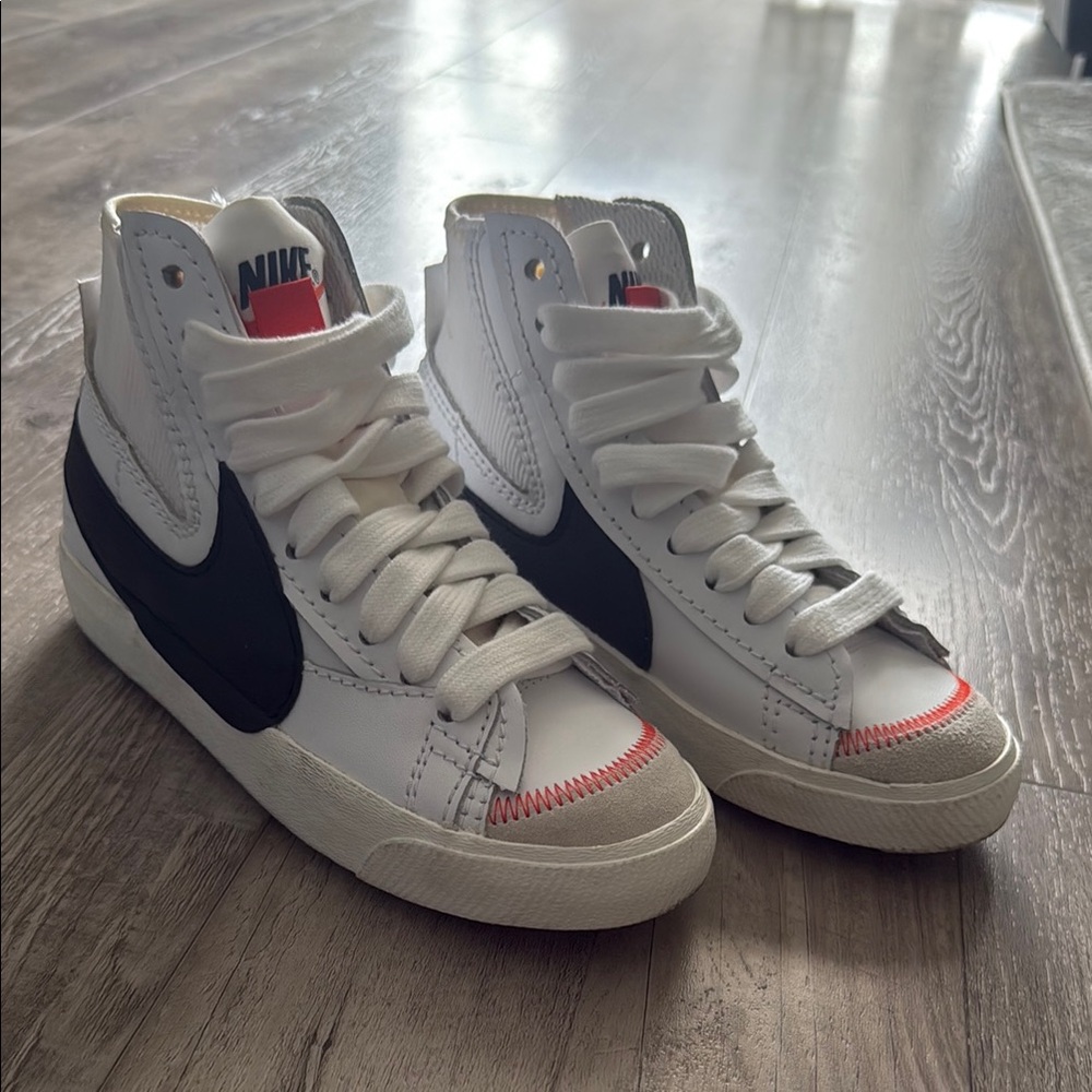 Nike Womens Blazer Mid '77 Jumbo